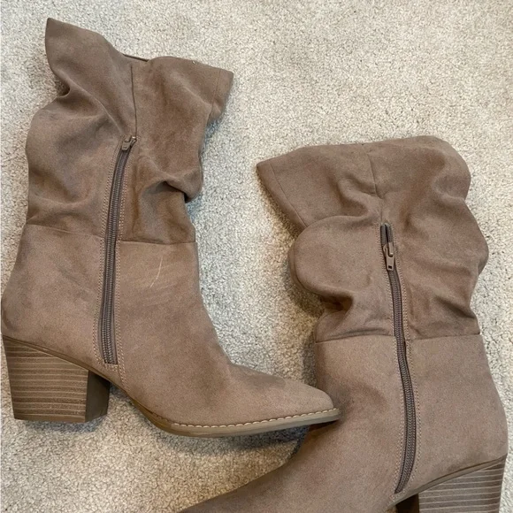 A.N.A. Women’s Boots - Picture 2 of 4